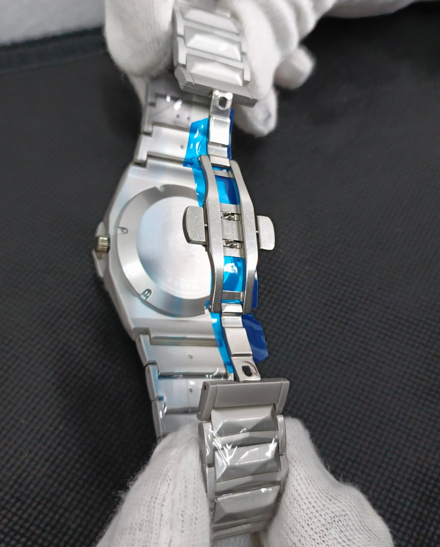 Hublot Diamond Cut Silver With blue dial | with date |